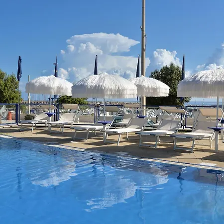 Damavi מלון