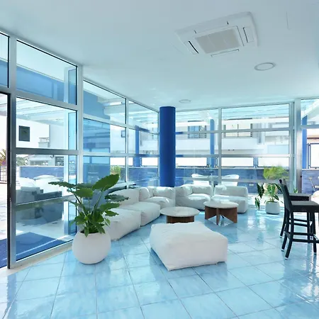 Hotel Damavi