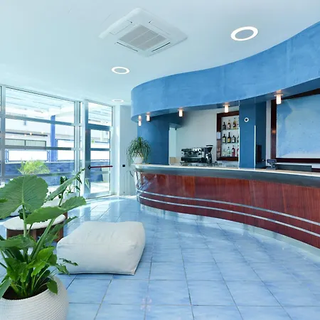 Damavi Hotel